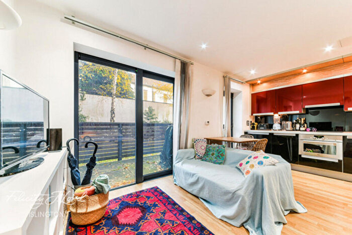 1 Bedroom Flat For Sale In Terrace Apartments, Drayton Park, London, N5
