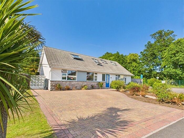 4 Bedroom Bungalow For Sale In Denham Drive, Highcliffe, Christchurch, Dorset, BH23