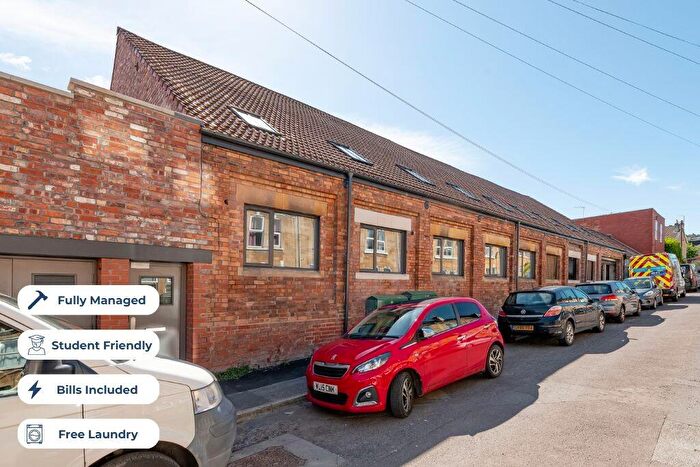 3 Bedroom Flat To Rent In The Warehouse, Lymore Gardens, Bath, Somerset, BA2