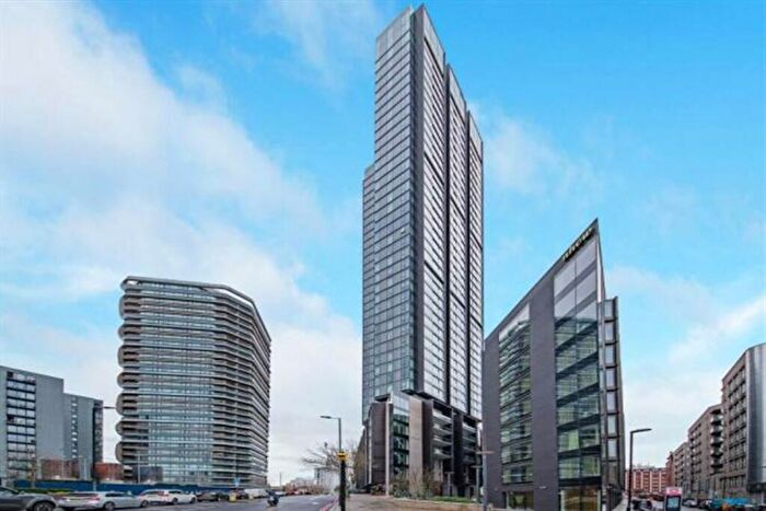 2 Bedroom Apartment To Rent In Carrara Tower, London, EC1V