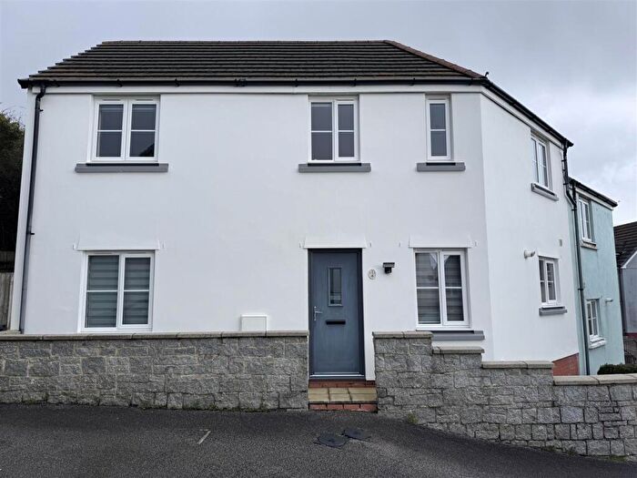 3 Bedroom End Of Terrace House To Rent In Keay Heights, St. Austell, PL25
