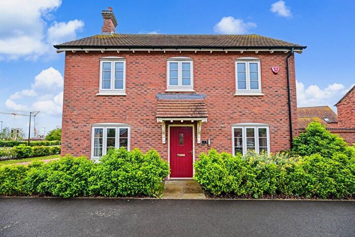 3 Bedroom Detached House For Sale In St. Gabriels Way, Houlton, Rugby, CV23