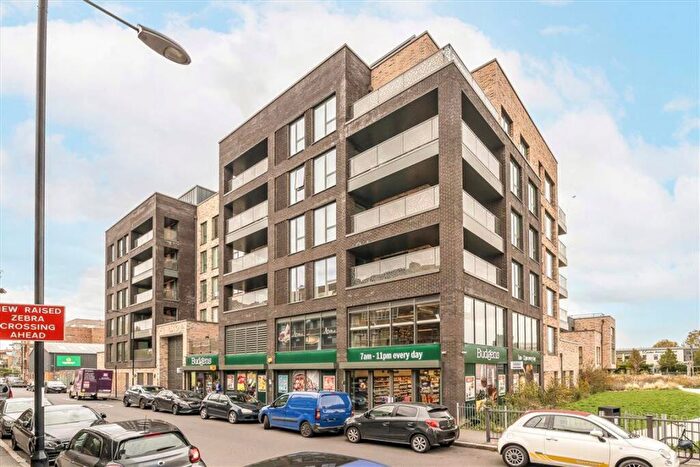 1 Bedroom Flat For Sale In Pomeroy Street, New Cross, SE14