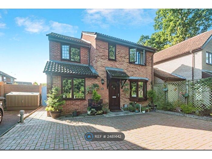 4 Bedroom Detached House To Rent In Fingford Close, Lower Earley, RG6