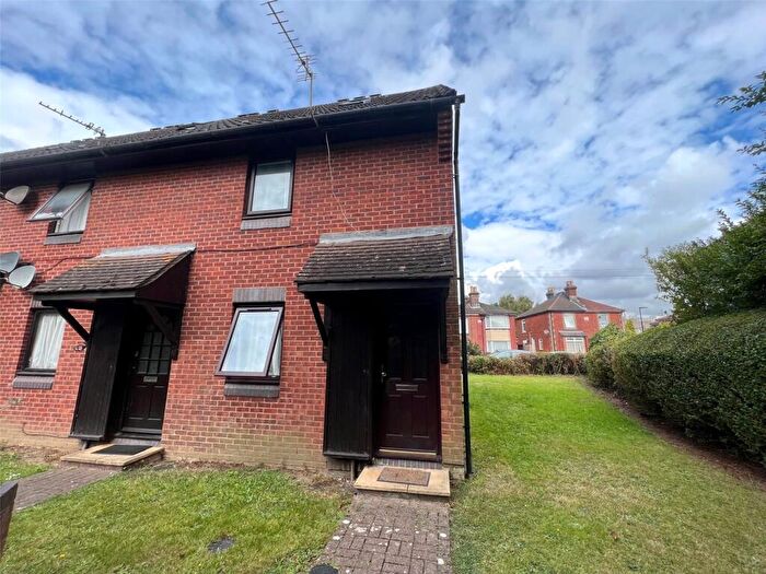 2 Bedroom End Of Terrace House To Rent In Tremona Road, Southampton, SO16