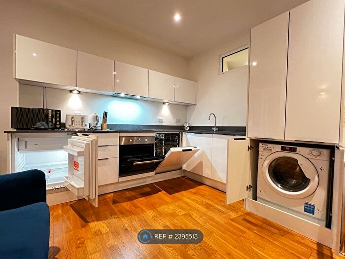 1 Bedroom Flat To Rent In Clarence Street, Staines-Upon-Thames, TW18