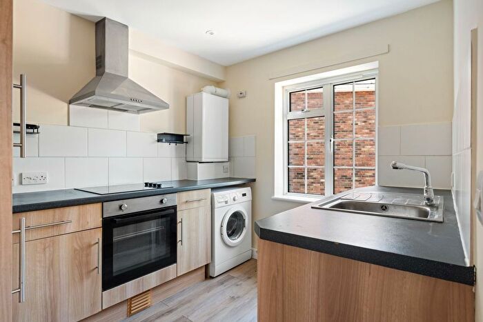 1 Bedroom Flat To Rent In Westfield Road, Woking, GU22