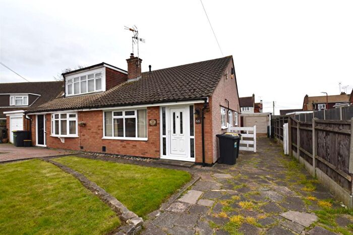 1 Bedroom Semi-Detached Bungalow For Sale In The Bramleys, Rochford, SS4