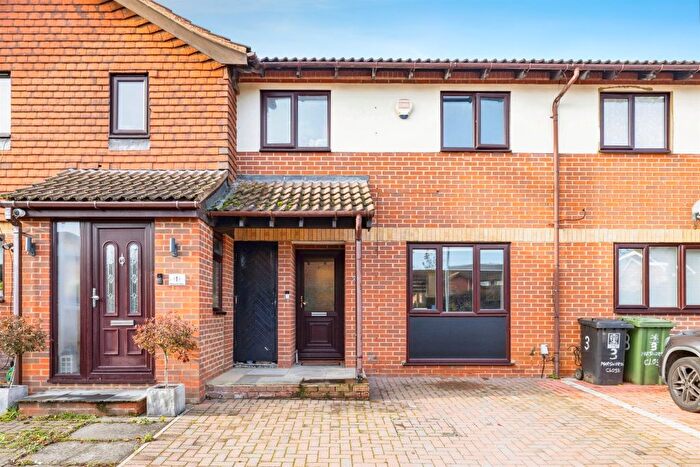3 Bedroom Terraced House For Sale In Marsworth Close, Watford, WD18