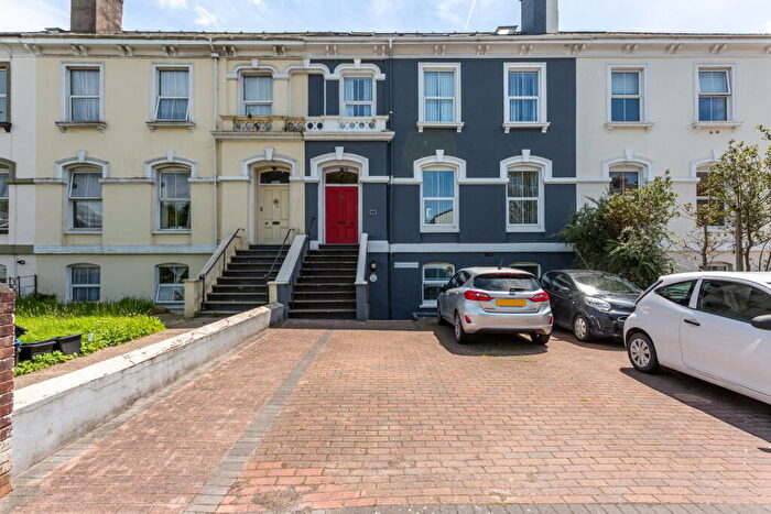 2 Bedroom Flat For Sale In Victoria Road, Barnstaple, EX32