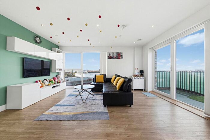 3 Bedroom Apartment For Sale In Wray Avenue, London, E16