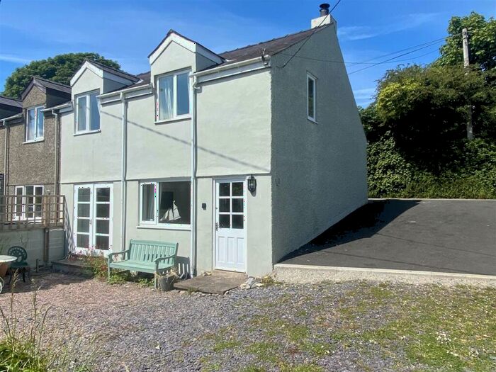 3 Bedroom Semi-Detached House For Sale In Glanrafon, Llangoed, LL58