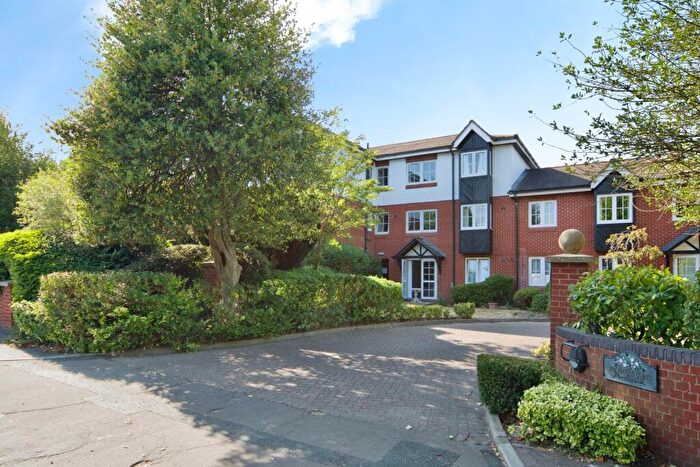 1 Bedroom Flat For Sale In Avenue Road, London, London, N14