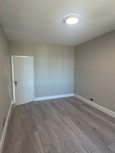 2 Bedroom Flat To Rent In Nether Street, London, N3