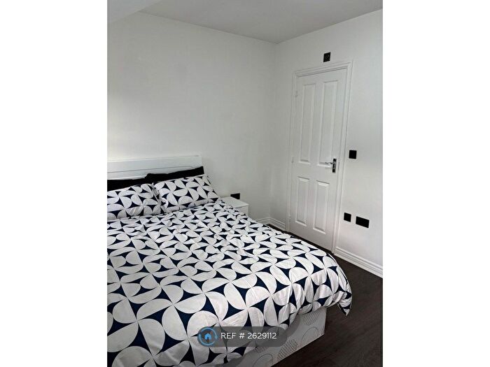 2 Bedroom Flat To Rent In Astley Brook Close, Bolton, BL1
