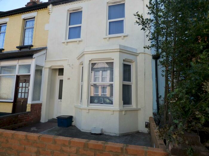 3 Bedroom Terraced House To Rent In Guilford Road, Southend-on-Sea, SS2
