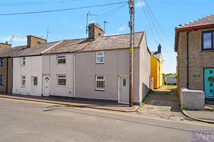 2 Bedroom End Of Terrace House For Sale In Penrhydlyniog, Pwllheli, LL53