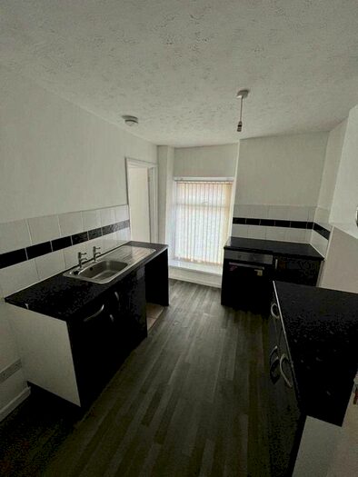 1 Bedroom Flat To Rent In South Street, Ynyshir, Porth, CF39