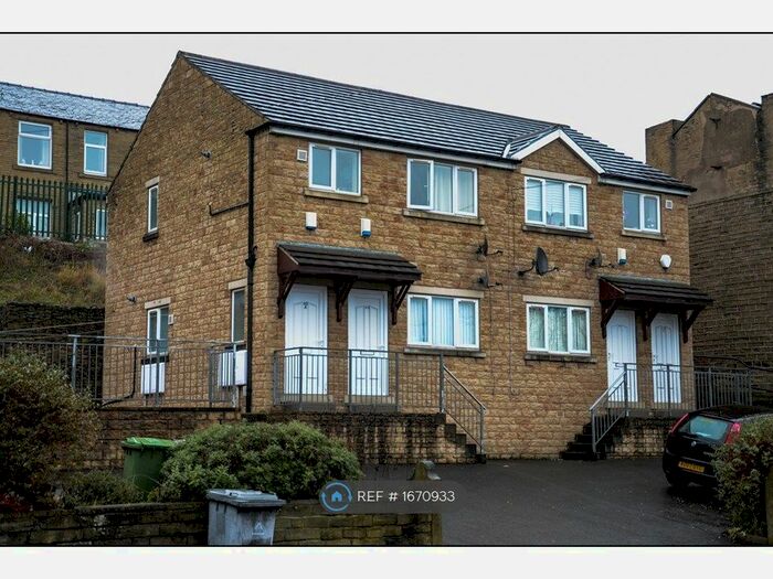 1 Bedroom Flat To Rent In Birkby, Huddersfield, HD1