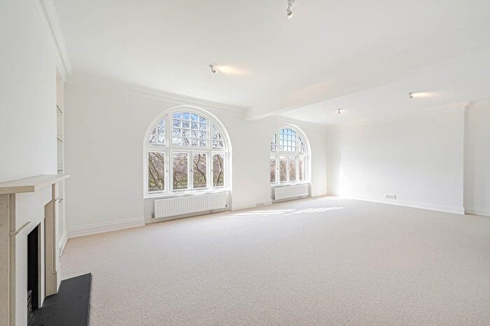 4 Bedroom Flat To Rent In Burton Court, Franklins Row, Chelsea, SW3