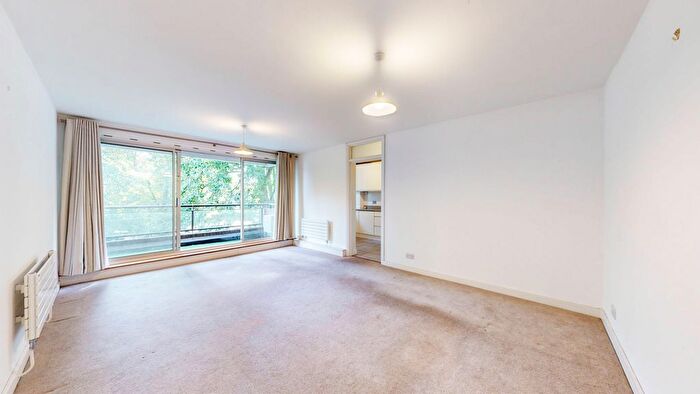 3 Bedroom Flat To Rent In St. Matthews Lodge, Oakley Square, Camden, NW1