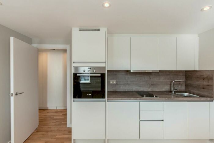 1 Bedroom Ground Flat To Rent In Cobbett Close, EN3