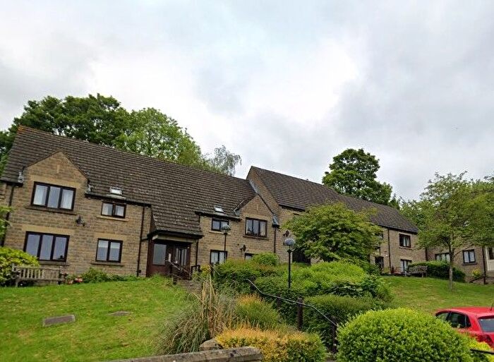 2 Bedroom Flat To Rent In Fidlers Close, Bamford, S33