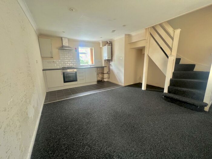 1 Bedroom Flat To Rent In Railway Street, Cardiff, CF24