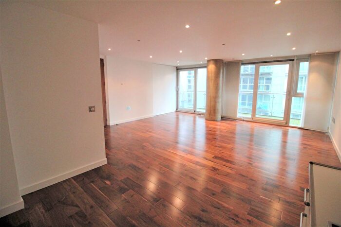 2 Bedroom Flat To Rent In Clowes Street, Salford, M3