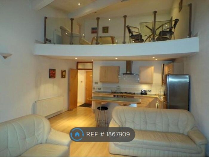 2 Bedroom Flat To Rent In Sowerby Street, Halifax, HX6