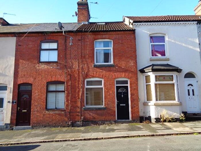 3 Bedroom Terraced House For Sale In Manor Street, Hinckley, LE10