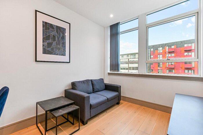 1 Bedroom Flat To Rent In Imperial Drive, Harrow, Middlesex, HA2