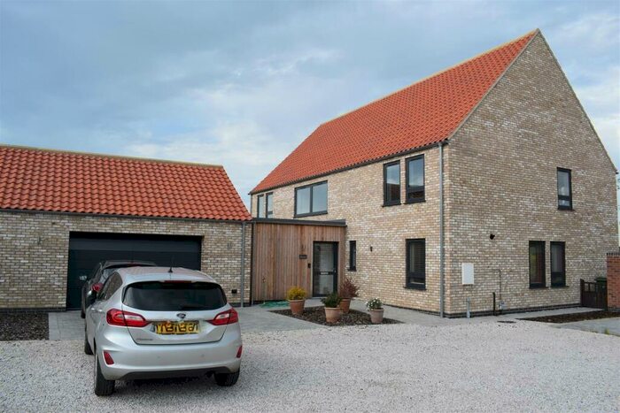 4 Bedroom Detached House For Sale In Chapel Mead, North Kelsey, LN7