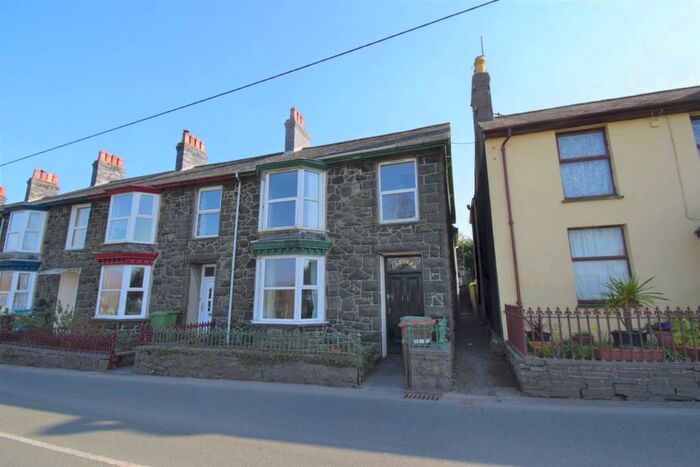 4 Bedroom End Of Terrace House For Sale In Minffordd, Penrhyndeudraeth, LL48