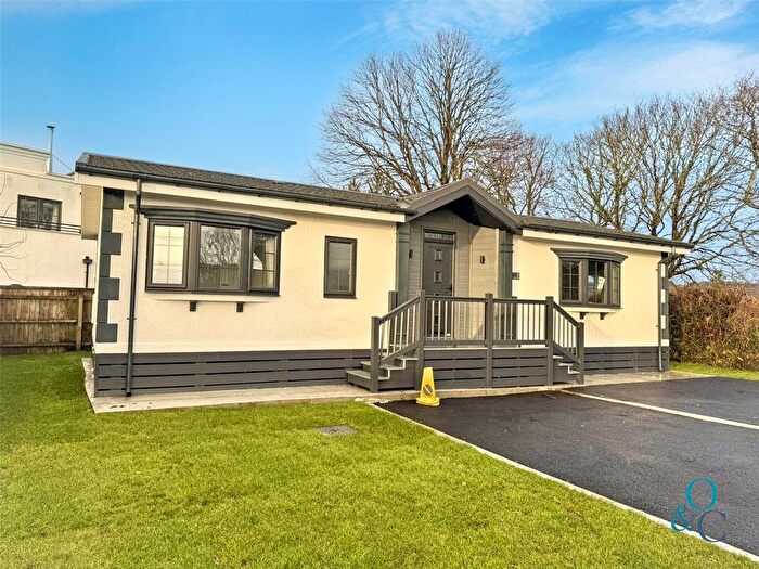 2 Bedroom Bungalow For Sale In Downend, Lostwithiel, PL22