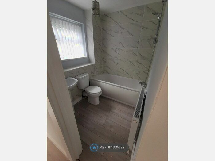 1 Bedroom Maisonette To Rent In Austen Walk, West Bromwich, B71