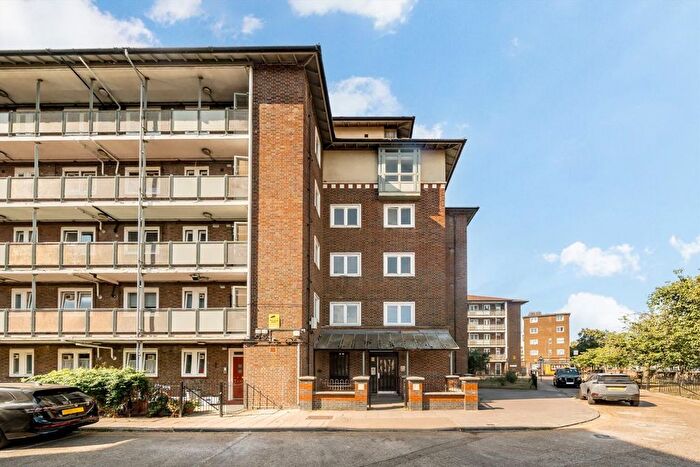 1 Bedroom Flat To Rent In Roman Road, Hackney, E2