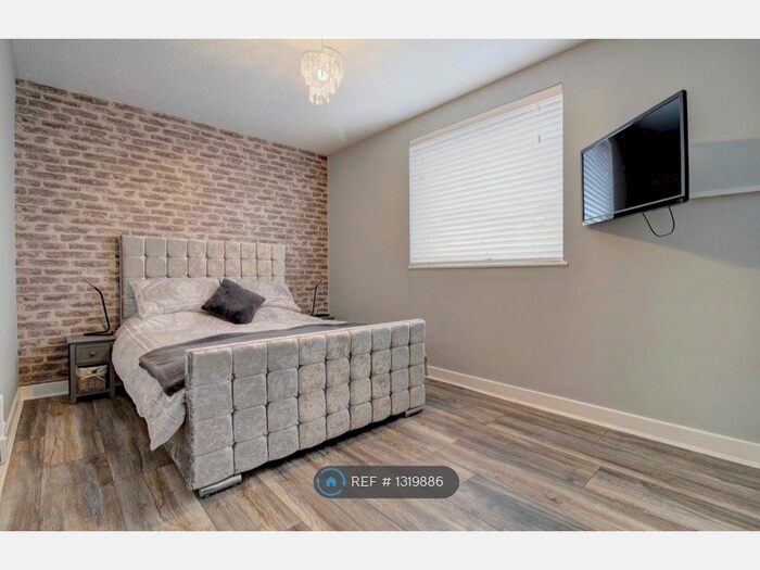 2 Bedroom Flat To Rent In Laighpark View, Paisley PA3