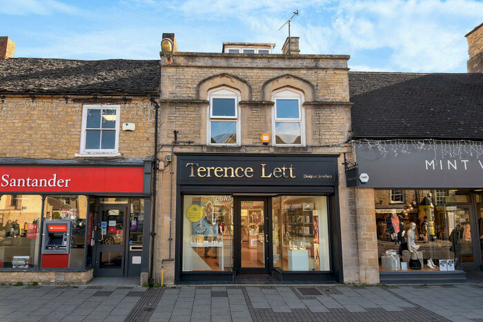 2 Bedroom Apartment To Rent In High Street, Witney, OX28