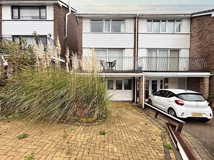 4 Bedroom End Of Terrace House For Sale In Marine Drive, Barry, CF62