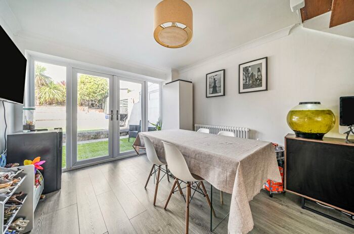 3 Bedroom End Of Terrace House For Sale In Heather Gardens, Fareham, Hampshire, PO15