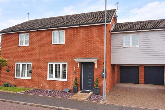 4 Bedroom Semi-Detached House For Sale In Temple Way, Rayleigh, Essex, SS6