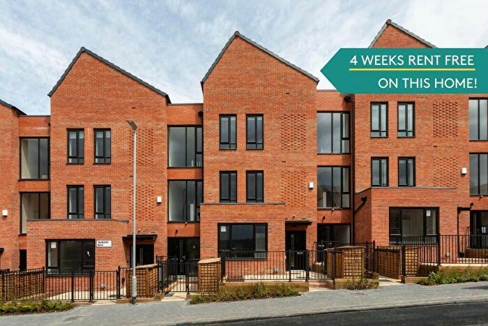 2 Bedroom Town House To Rent In Casa Abbey Court, Leeds, West Yorkshire, LS5