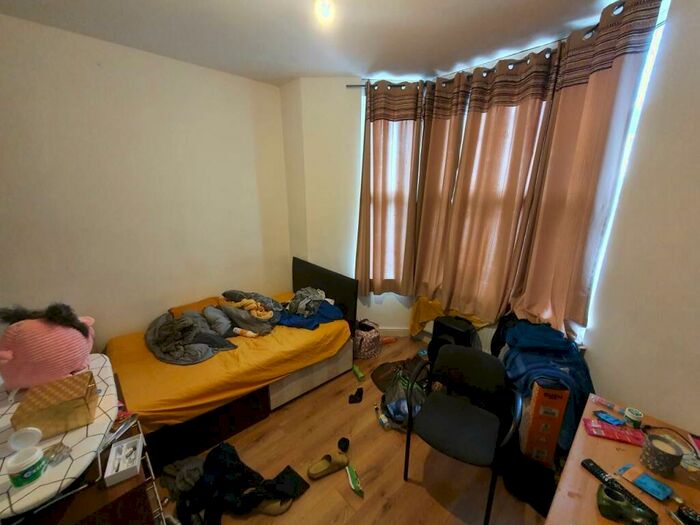 1 Bedroom House To Rent In Ruthin Gardens (Rooms), Cathays, CF24