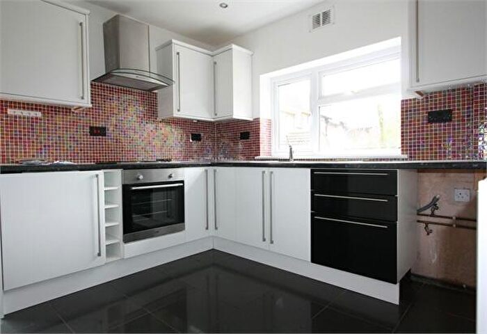 3 Bedroom Semi-Detached House To Rent In Nelper Crescent, Ilkeston, DE7