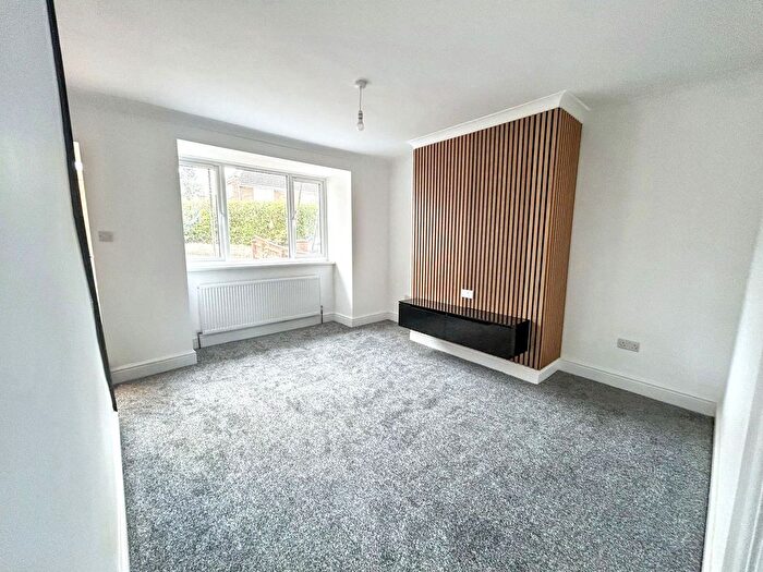 2 Bedroom Semi-detached House For Sale In Raylees Gardens, Dunston, Gateshead, NE11