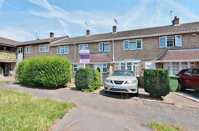 3 Bedroom Terraced House For Sale In Marescroft Road, Slough, Slough, SL2