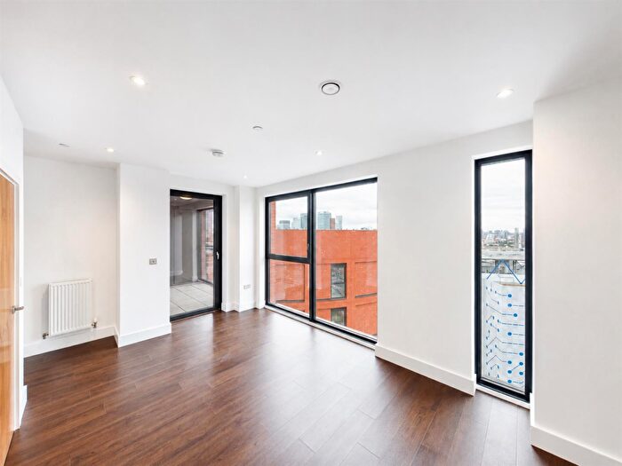 1 Bedroom Apartment For Sale In Silvocea Way, London, E14