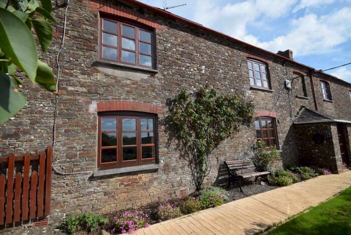 3 Bedroom Semi-Detached House To Rent In West Ford Farm Cottage, Little Torrington, Devon, EX38