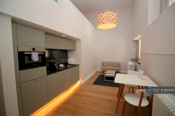 Studio To Rent In Mcdonald Road, Edinburgh, EH7